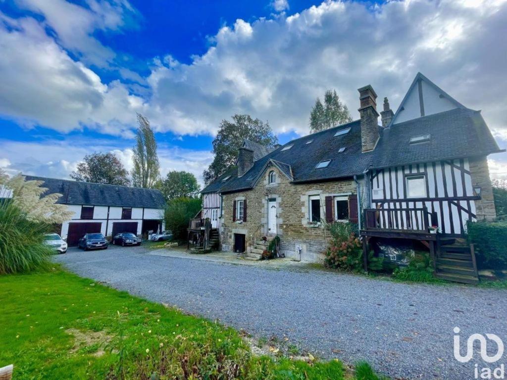 Maison La Motte With Bicycle Parking Saint-Hilaire-du-Harcouët Esterno foto